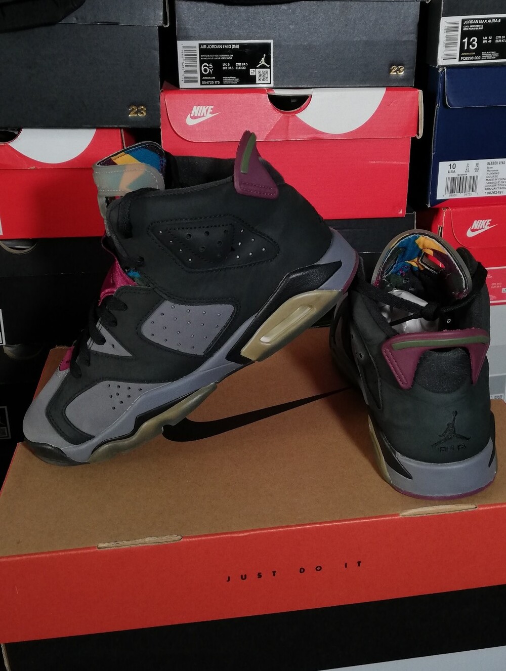 Air Jordan 6 Retro Bordeaux Women's size 8.5 /men's size 7 soft suede Great Cond